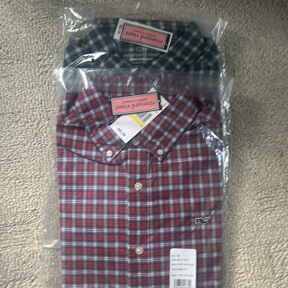 Set of 2 Men’s Vineyard Vines performance classic fit whale shirts